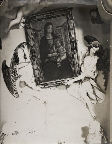 Istituto Centrale per il Catalogo e la Documentazione: Fototeca Nazionale — Pinturicchio - sec. XV/ XVI - Madonna con Bambino in trono — insieme